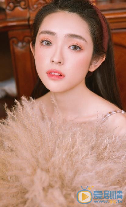 张鹤怡夏日写真 张鹤怡高清写真_张鹤怡高清剧照