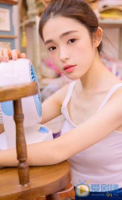 张鹤怡夏日写真 张鹤怡高清写真_张鹤怡高清剧照