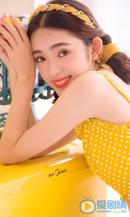 张鹤怡夏日写真 张鹤怡高清写真_张鹤怡高清剧照