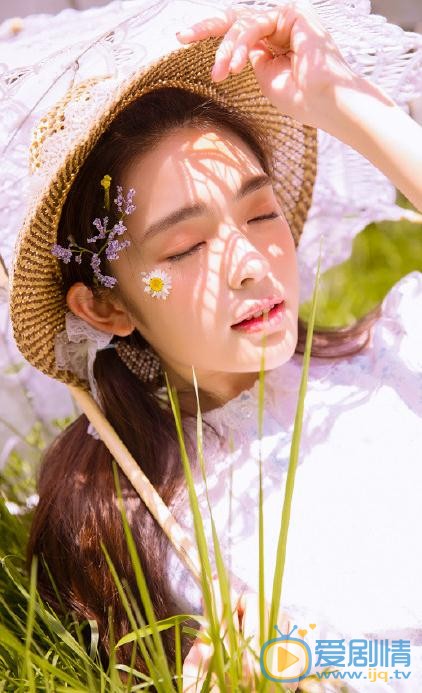 张鹤怡夏日写真 张鹤怡高清写真_张鹤怡高清剧照