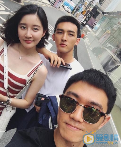 崔心心与人合照 崔心心高清写真_崔心心高清剧照