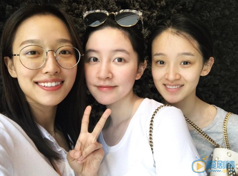崔心心与人合照 崔心心高清写真_崔心心高清剧照