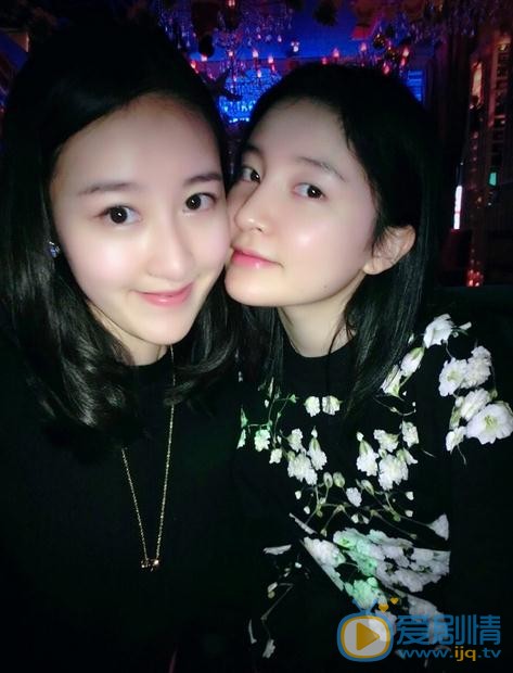 崔心心与人合照 崔心心高清写真_崔心心高清剧照