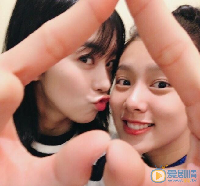 奚美丽与人合照 奚美丽高清写真_奚美丽高清剧照