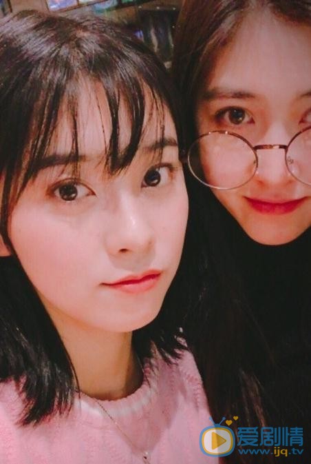 奚美丽与人合照 奚美丽高清写真_奚美丽高清剧照