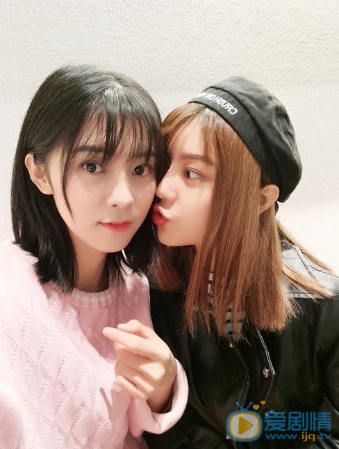 奚美丽与人合照 奚美丽高清写真_奚美丽高清剧照