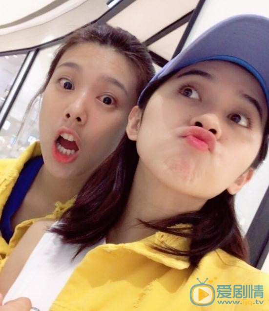 奚美丽与人合照 奚美丽高清写真_奚美丽高清剧照
