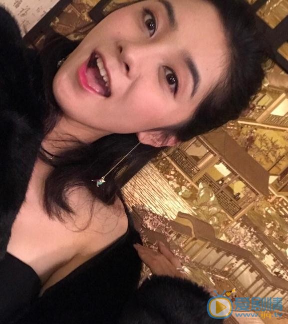 奚美丽与人合照 奚美丽高清写真_奚美丽高清剧照
