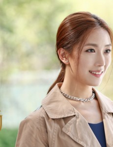 猎场中罗伊人为什么要林拜瞒着郑秋冬，郑秋冬的公司最终上市了吗