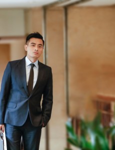 猎场中罗伊人和葵黄密谋的是什么事情，罗伊人为什么要拉林拜加入？