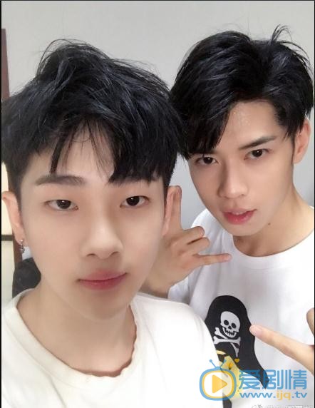 周震南白衣少年写真 周震南高清写真_周震南高清剧照