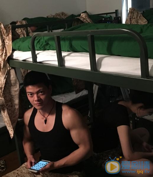 王鑫片场照 王鑫高清写真_王鑫高清剧照