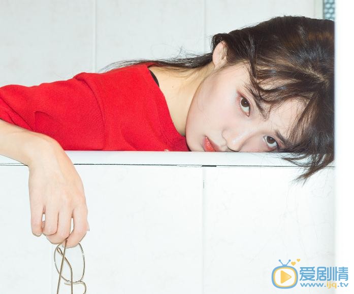 张怡畅红色写真 张怡畅高清写真_张怡畅高清剧照
