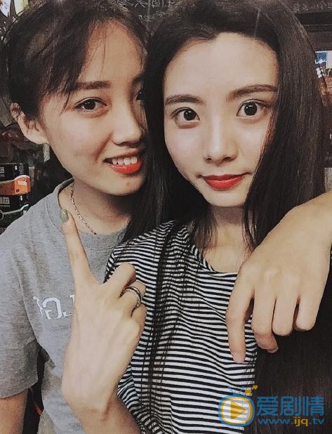 张怡畅与人合照 张怡畅高清写真_张怡畅高清剧照