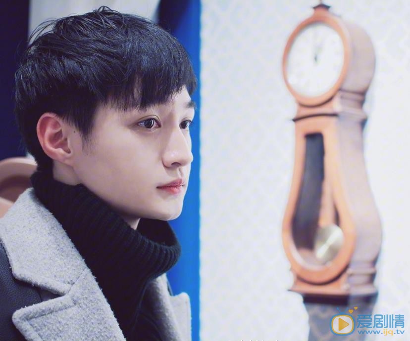 封佳奇唯美街拍 封佳奇高清写真_封佳奇高清剧照