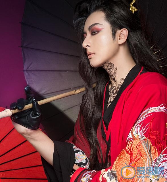 李孟羲红色写真 李孟羲高清写真_李孟羲高清剧照