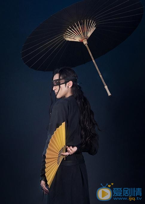 李孟羲黑色写真 李孟羲高清写真_李孟羲高清剧照