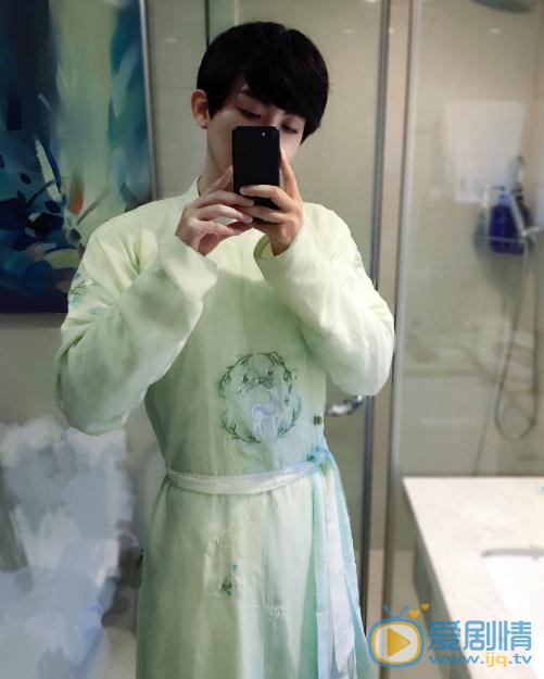 李孟羲生活照 李孟羲高清写真_李孟羲高清剧照