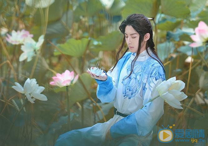 李孟羲蓝色写真 李孟羲高清写真_李孟羲高清剧照