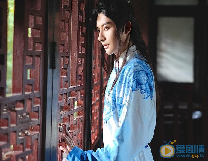 李孟羲蓝色写真 李孟羲高清写真_李孟羲高清剧照