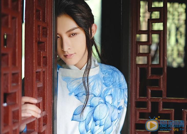 李孟羲蓝色写真 李孟羲高清写真_李孟羲高清剧照
