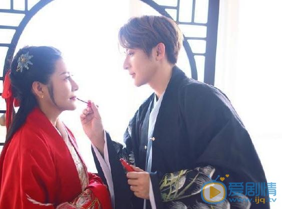 李孟羲与人合照 李孟羲高清写真_李孟羲高清剧照