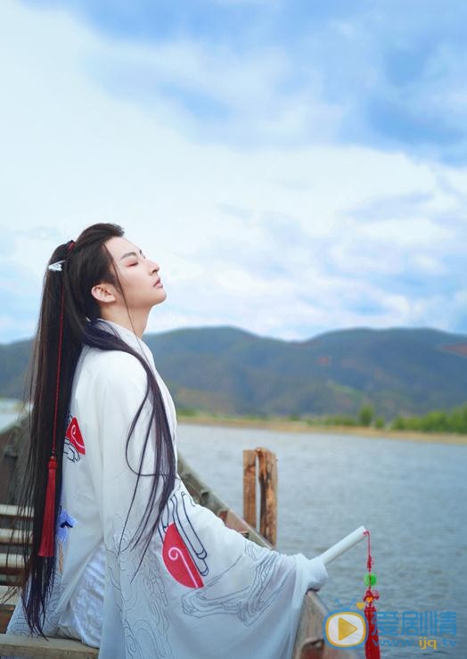 李孟羲白色写真 李孟羲高清写真_李孟羲高清剧照