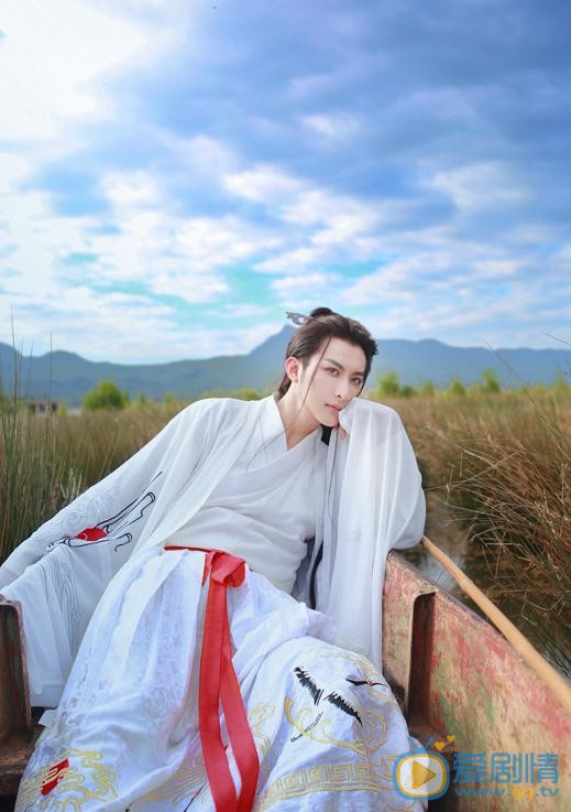李孟羲白色写真 李孟羲高清写真_李孟羲高清剧照