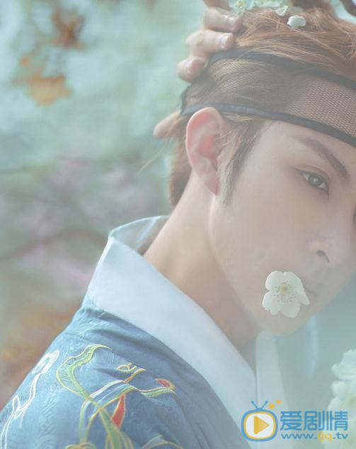 李孟羲桃花写真 李孟羲高清写真_李孟羲高清剧照