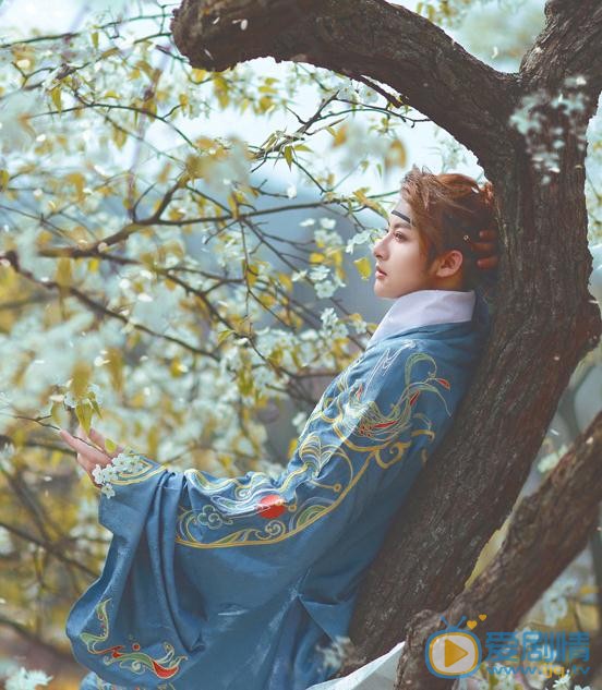 李孟羲桃花写真 李孟羲高清写真_李孟羲高清剧照