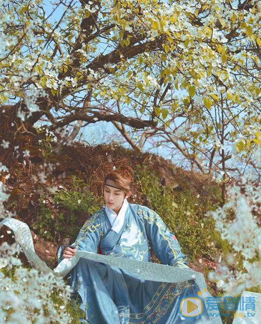 李孟羲桃花写真 李孟羲高清写真_李孟羲高清剧照