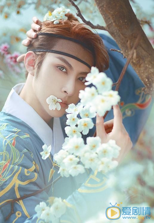 李孟羲桃花写真 李孟羲高清写真_李孟羲高清剧照