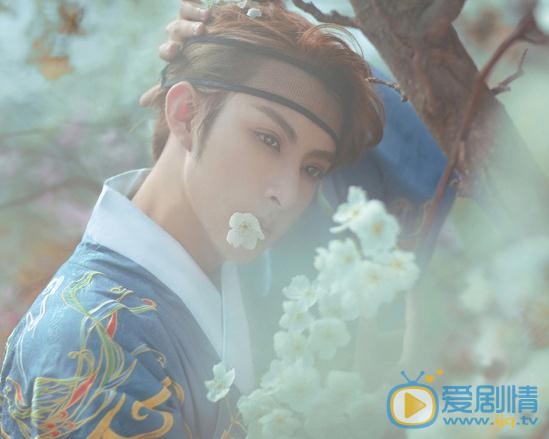 李孟羲桃花写真 李孟羲高清写真_李孟羲高清剧照
