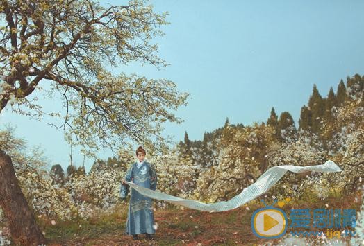 李孟羲桃花写真 李孟羲高清写真_李孟羲高清剧照