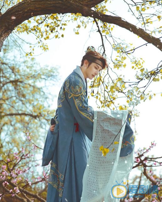 李孟羲桃花写真 李孟羲高清写真_李孟羲高清剧照