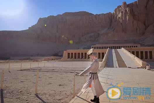 李孟羲建筑风写真 李孟羲高清写真_李孟羲高清剧照