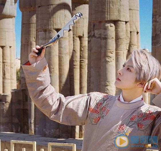 李孟羲建筑风写真 李孟羲高清写真_李孟羲高清剧照