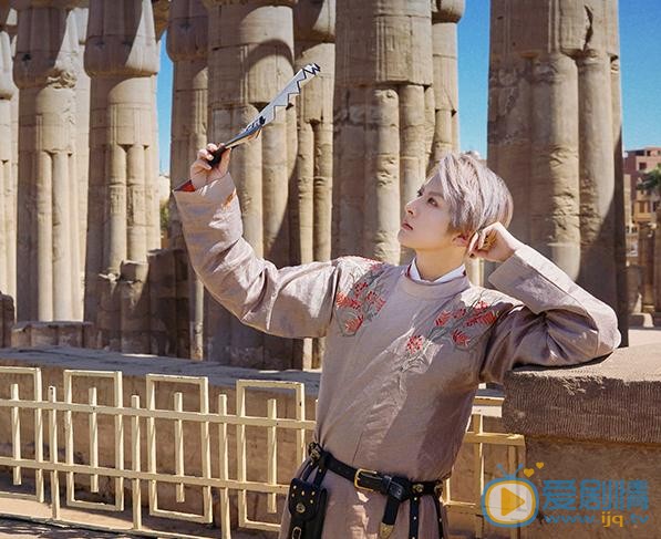 李孟羲建筑风写真 李孟羲高清写真_李孟羲高清剧照
