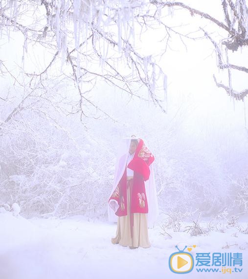 李孟羲红色写真 李孟羲高清写真_李孟羲高清剧照