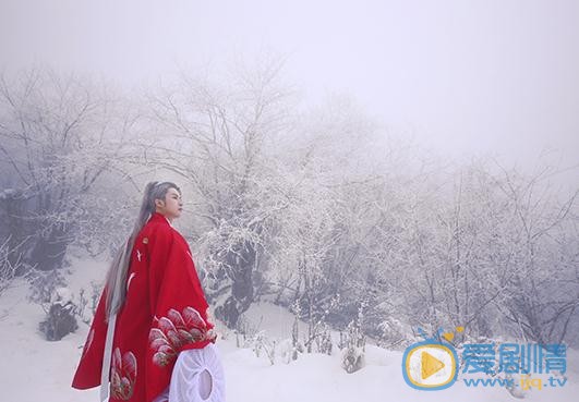 李孟羲红色写真 李孟羲高清写真_李孟羲高清剧照