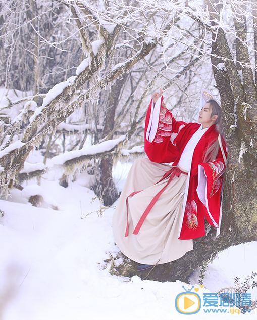 李孟羲红色写真 李孟羲高清写真_李孟羲高清剧照