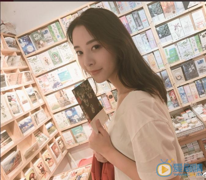 刘芷微街拍写真 刘芷微高清写真_刘芷微高清剧照