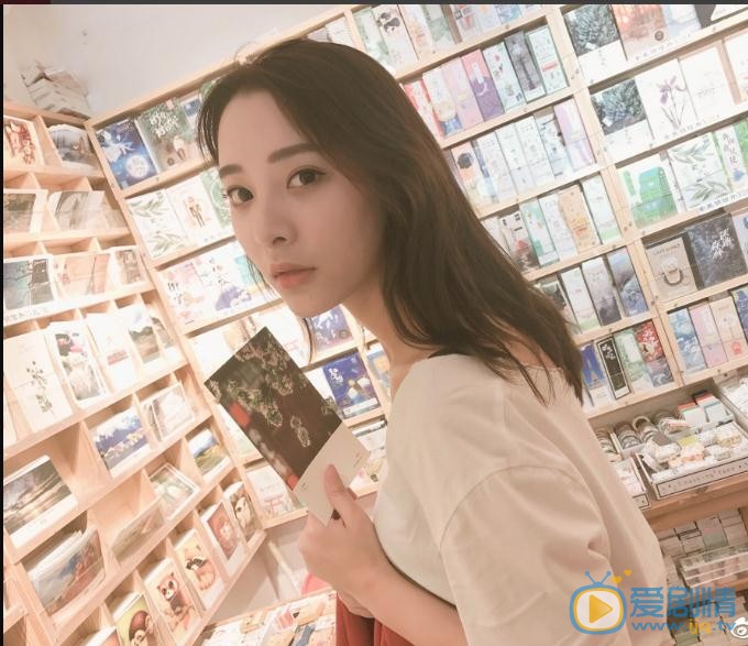 刘芷微街拍写真 刘芷微高清写真_刘芷微高清剧照