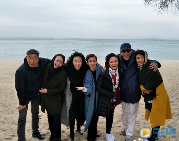 邬君梅与人合照 邬君梅高清写真_邬君梅高清剧照