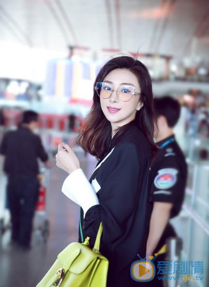林静机场照 林静高清写真_林静高清剧照
