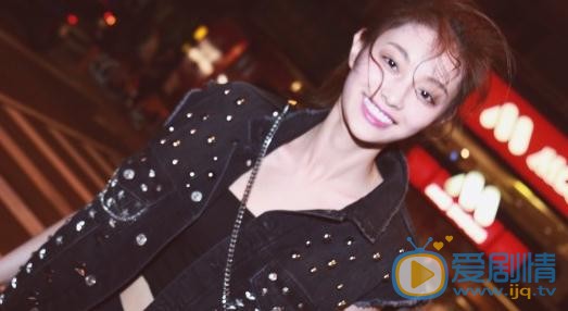 盖玥希夜色街拍 盖玥希高清写真_盖玥希高清剧照
