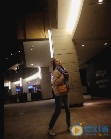 刘熙彤校园写真 刘熙彤高清写真_刘熙彤高清剧照