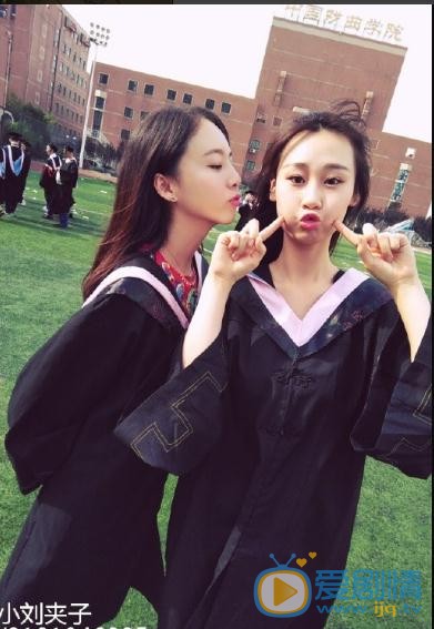 刘熙彤校园写真 刘熙彤高清写真_刘熙彤高清剧照
