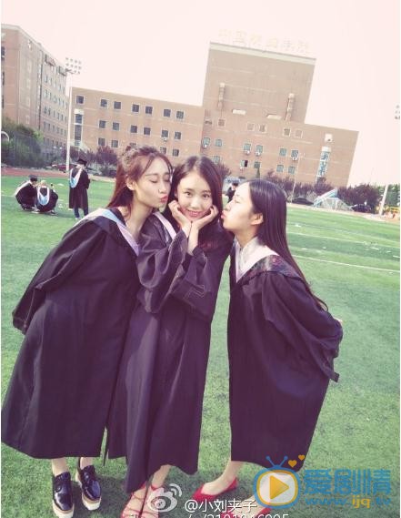 刘熙彤校园写真 刘熙彤高清写真_刘熙彤高清剧照