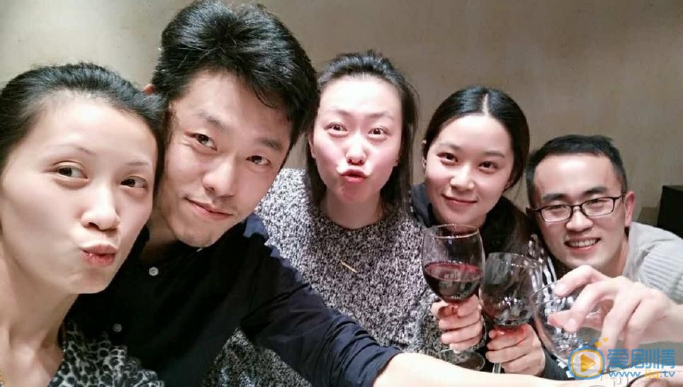 杨旸与人合照 杨旸高清写真_杨旸高清剧照